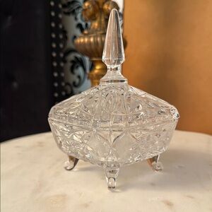 Elegant Vintage Clear Crystal Candy Dish/Bonbonniere bowl with Lid
